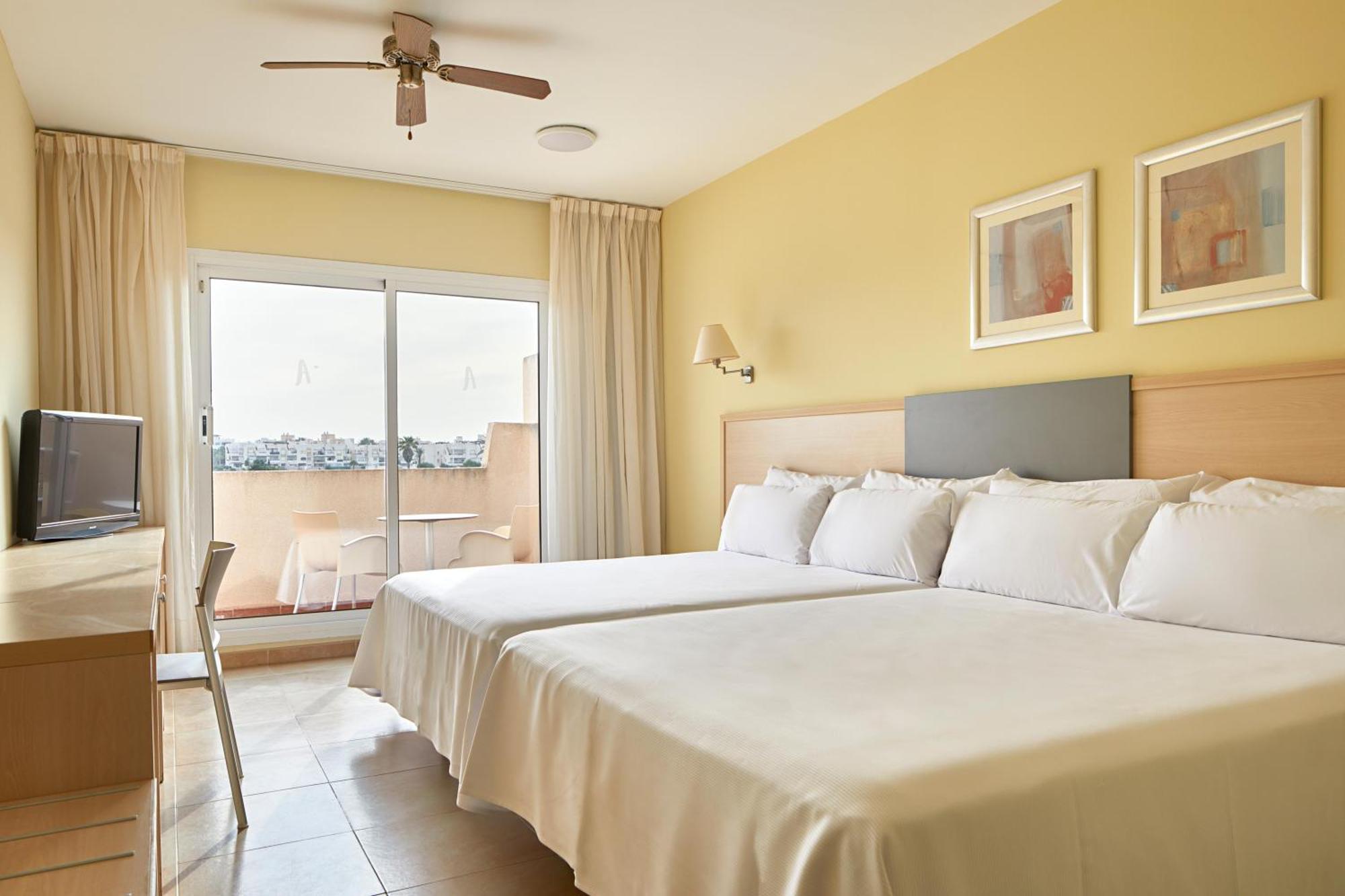Habitación Doble con vistas al mar (4 adultos)